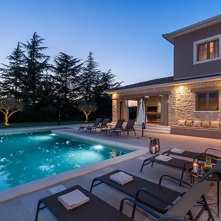 Cami Βίλα Grožnjan