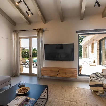 Cami Βίλα Grožnjan